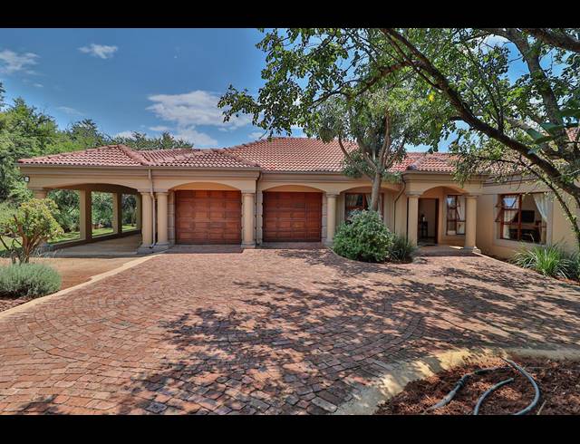 4 BEDROOM HOUSE FOR SALE IN LEEUWFONTEIN ESTATE